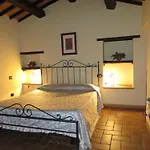 Alojamento de Turismo Rural Casale Delle Lucrezie *