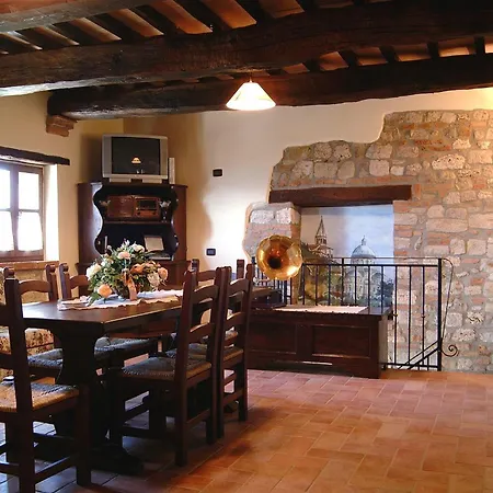 Casale Delle Lucrezie Тоди