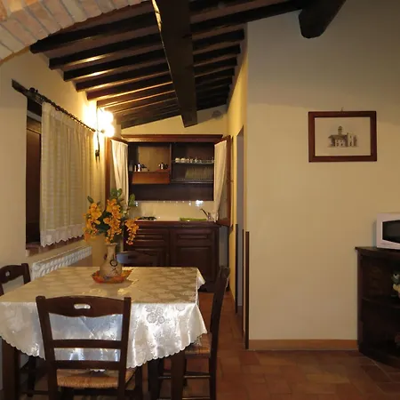 Фермерский дом Casale Delle Lucrezie Тоди