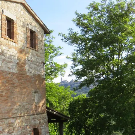 Casale Delle Lucrezie * Тоди