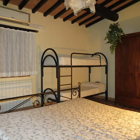 Фермерский дом Casale Delle Lucrezie Тоди