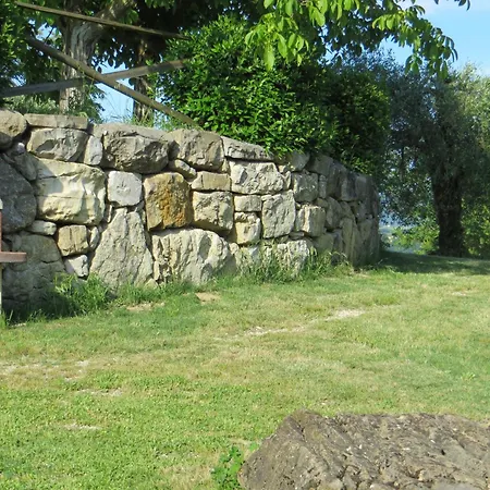Casale Delle Lucrezie Çiftlik konaklama *