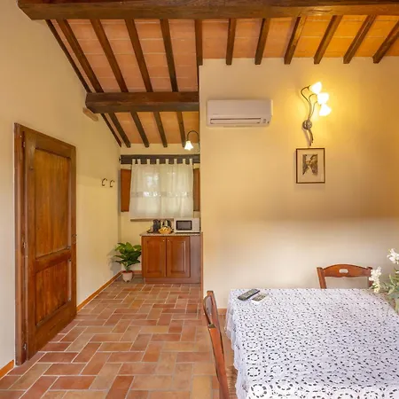 Casale Delle Lucrezie Фермерский дом