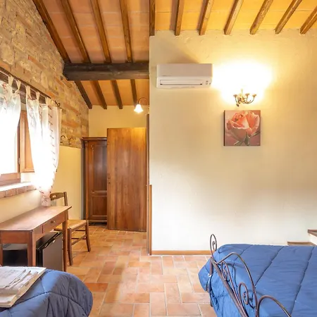 Casale Delle Lucrezie Тоди