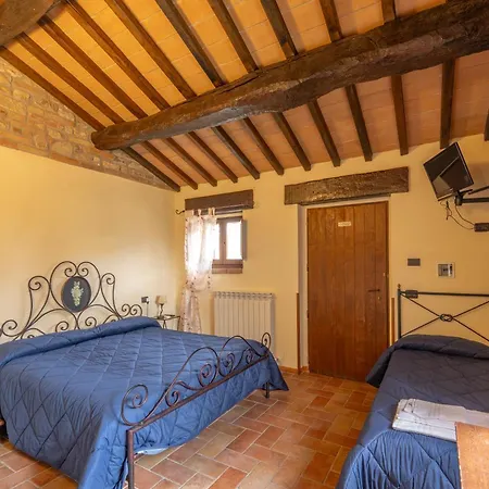 Casale Delle Lucrezie Фермерский дом Тоди